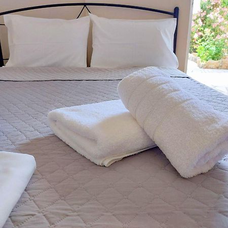 Estia Holiday Apartment & Studio Вати Екстериор снимка