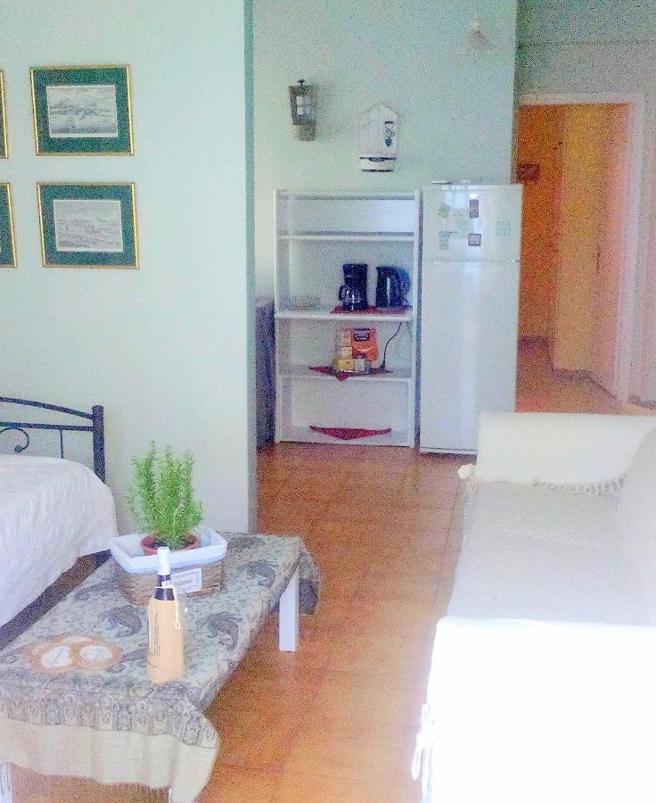Estia Holiday Apartment & Studio Вати Екстериор снимка