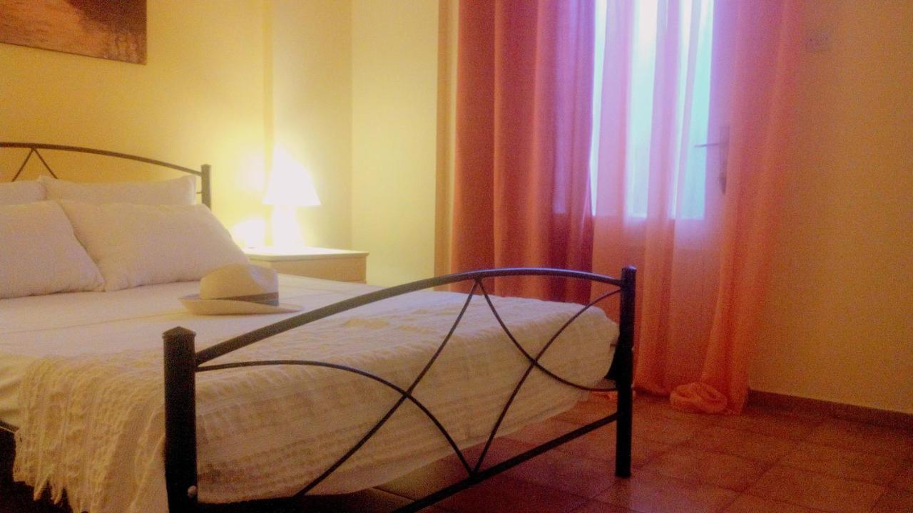 Estia Holiday Apartment & Studio Вати Екстериор снимка