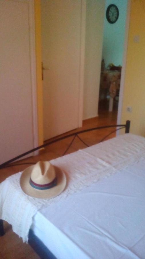 Estia Holiday Apartment & Studio Вати Екстериор снимка