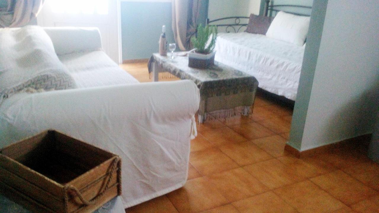 Estia Holiday Apartment & Studio Вати Екстериор снимка