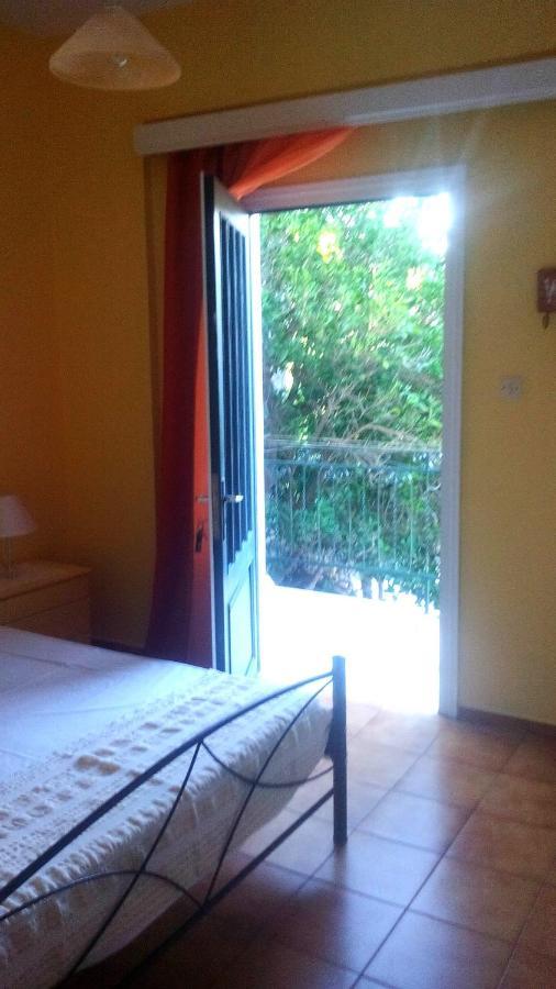 Estia Holiday Apartment & Studio Вати Екстериор снимка